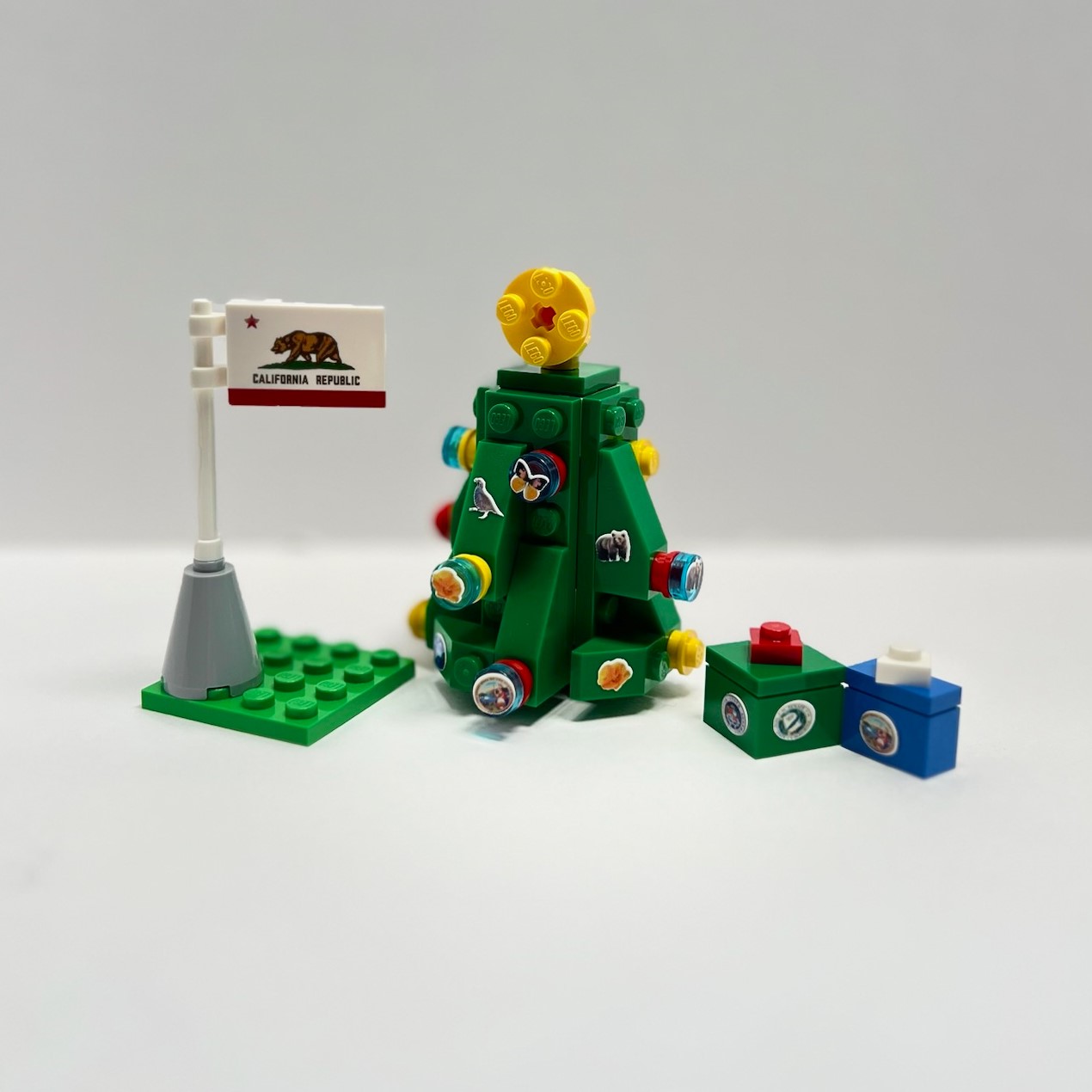 California Christmas LEGO Accessory Pack